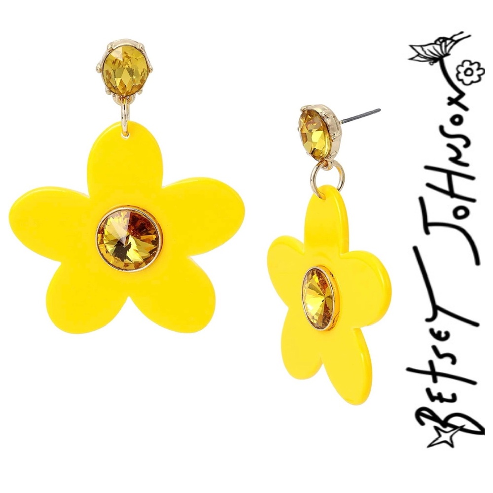 NWT BETSEY JOHNSON YELLOW FLOWER RESIN DROP EARRINGS